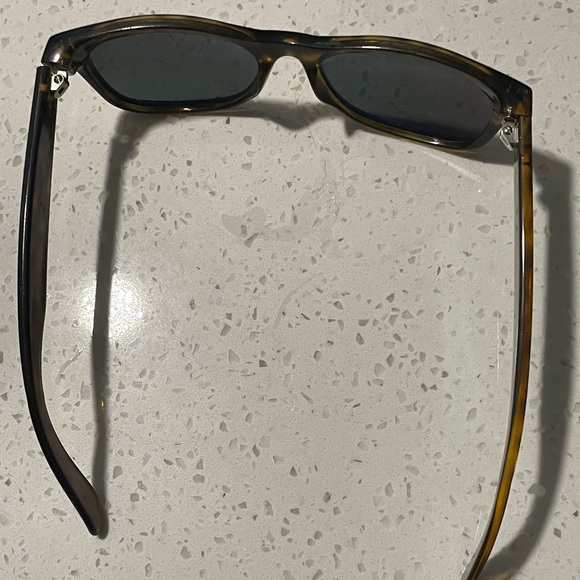 Ray-ban New Wayfarer tortoiseshell sunglasses - Picture 2 of 7